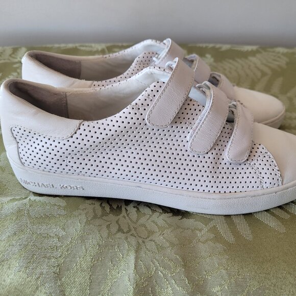 Micheal Kors Shoes - Picture 3 of 8